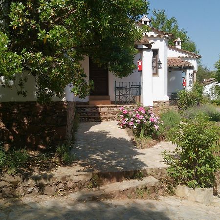 Finca Valbono Apartamentos Rurales Y Hotel Aracena Eksteriør bilde