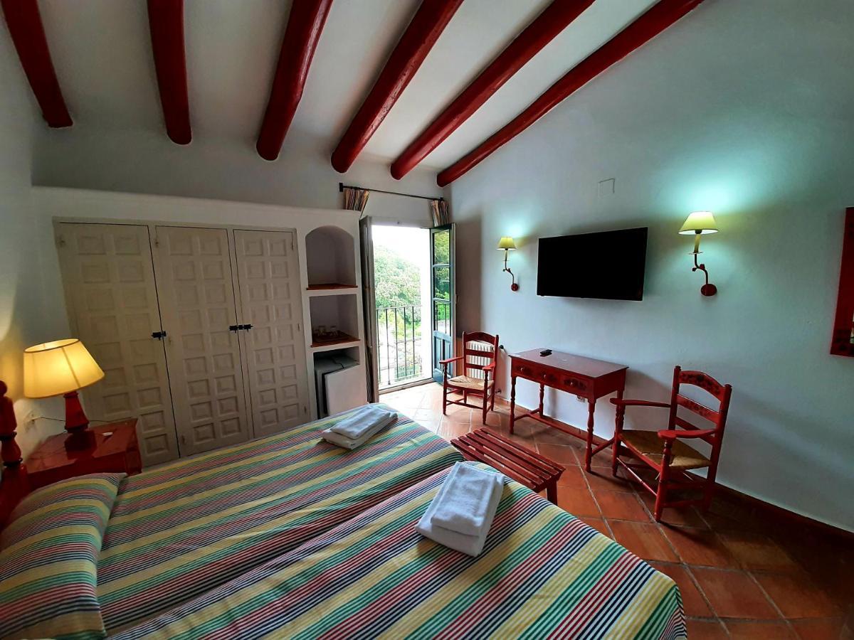 Finca Valbono Apartamentos Rurales Y Hotel Aracena Eksteriør bilde