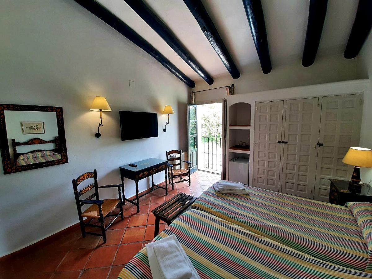 Finca Valbono Apartamentos Rurales Y Hotel Aracena Eksteriør bilde