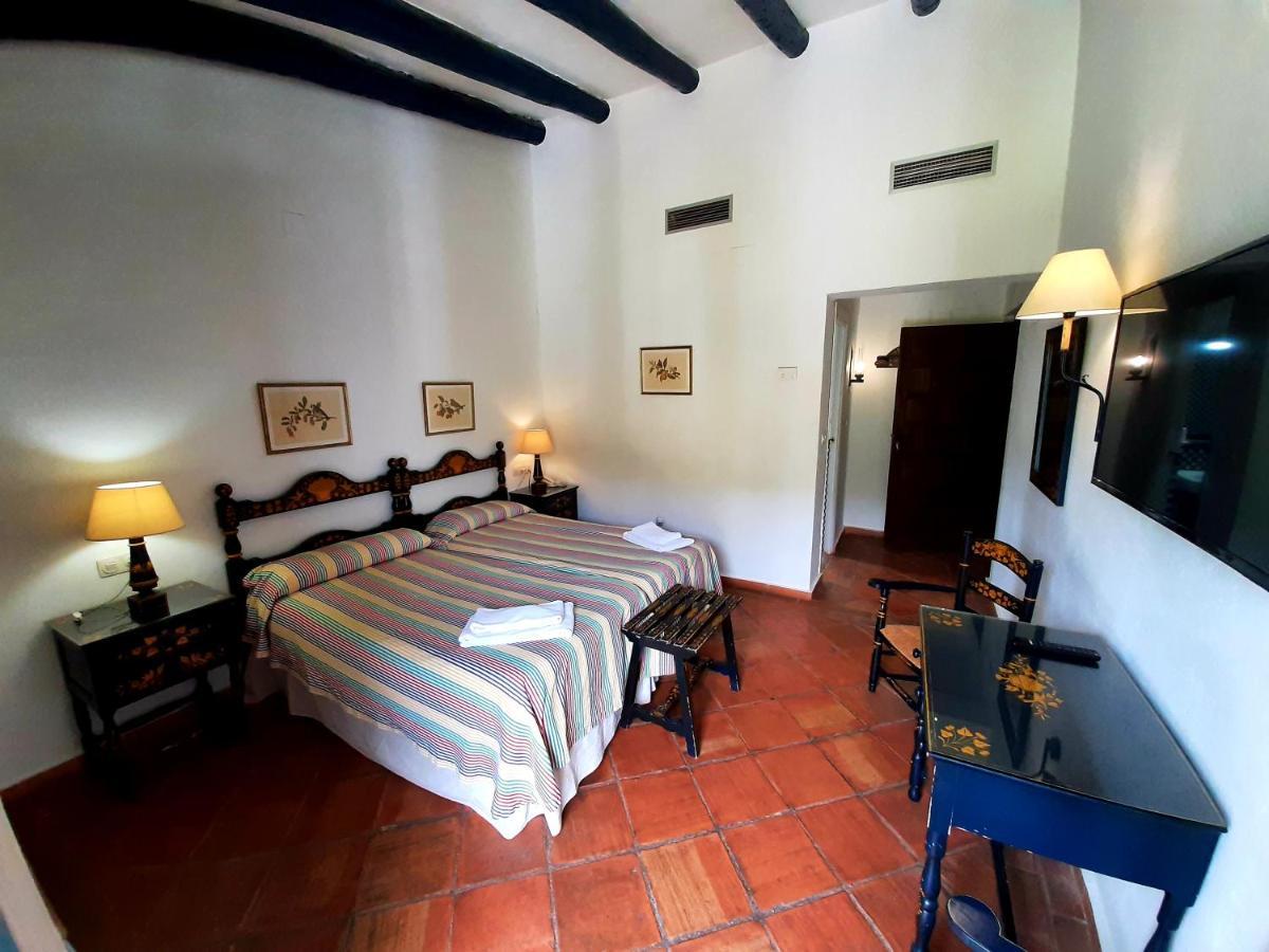 Finca Valbono Apartamentos Rurales Y Hotel Aracena Eksteriør bilde