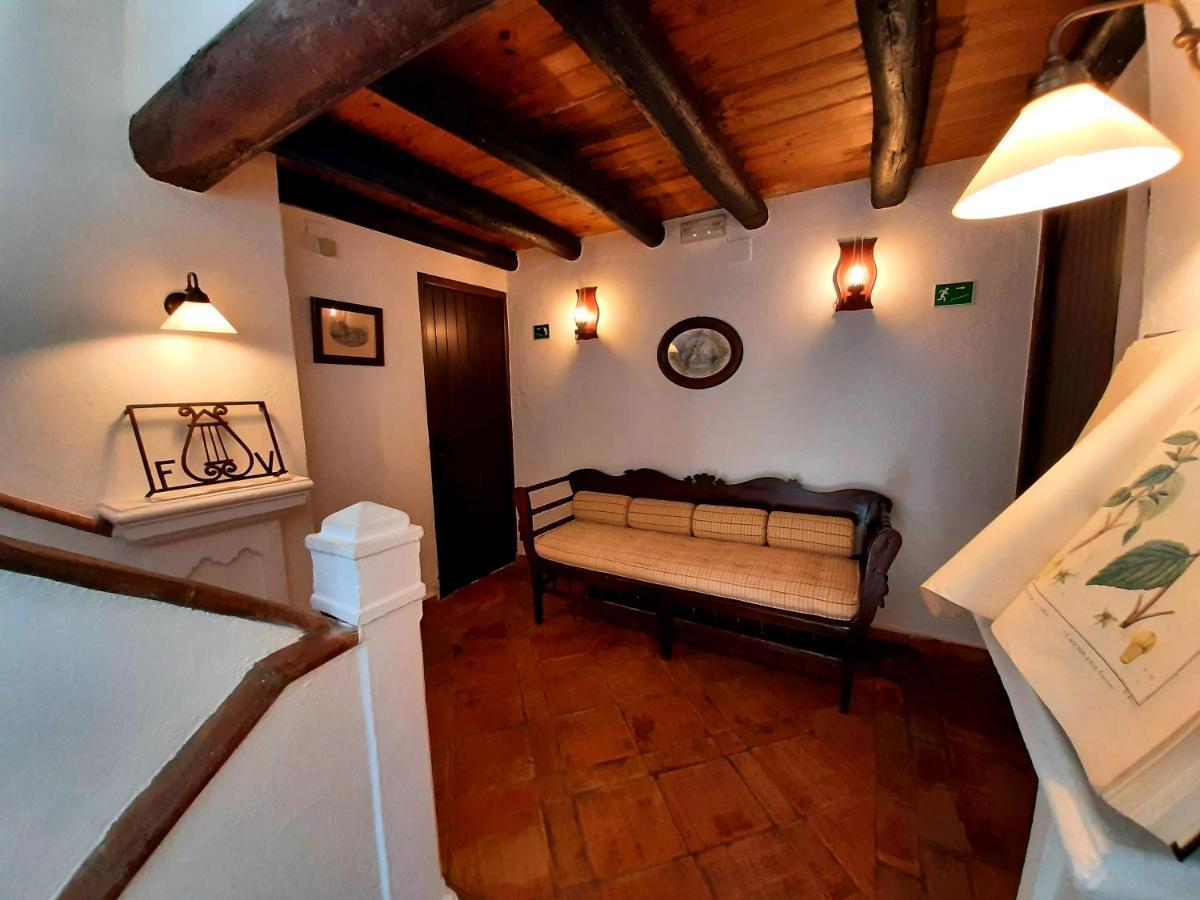 Finca Valbono Apartamentos Rurales Y Hotel Aracena Eksteriør bilde