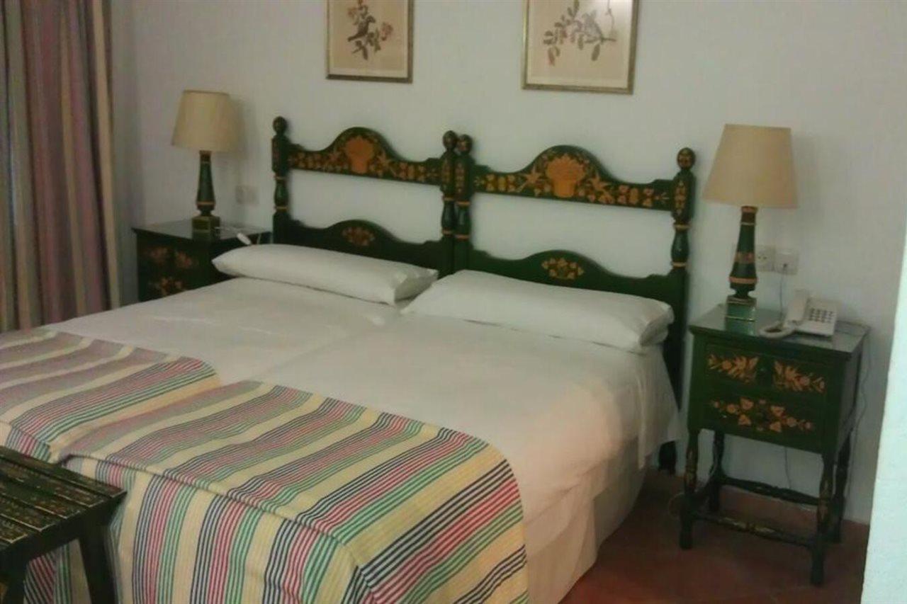 Finca Valbono Apartamentos Rurales Y Hotel Aracena Eksteriør bilde