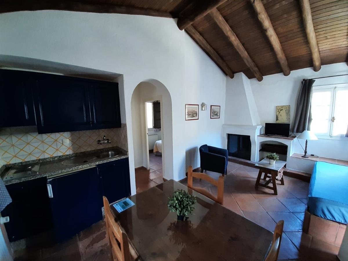 Finca Valbono Apartamentos Rurales Y Hotel Aracena Eksteriør bilde
