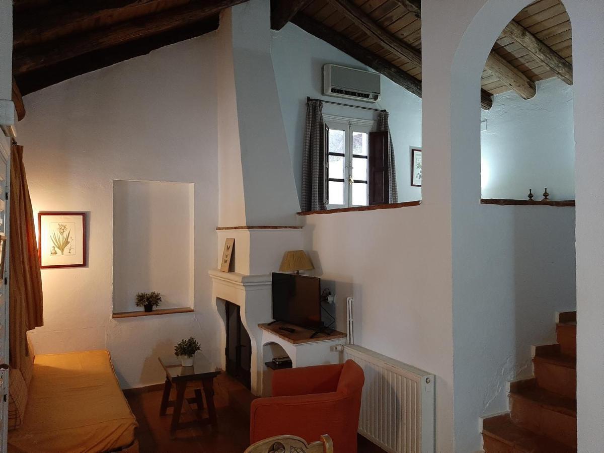Finca Valbono Apartamentos Rurales Y Hotel Aracena Eksteriør bilde