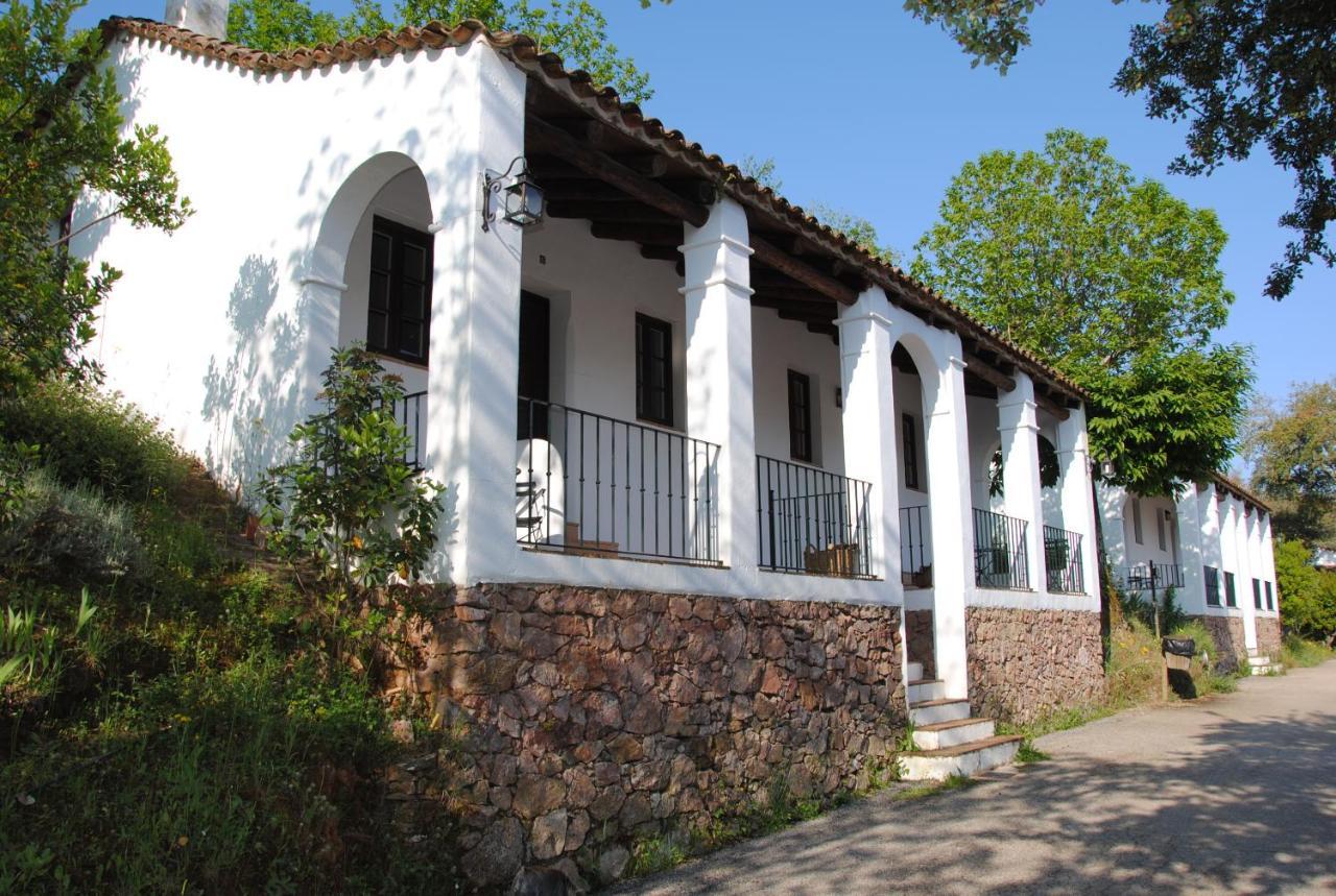 Finca Valbono Apartamentos Rurales Y Hotel Aracena Eksteriør bilde