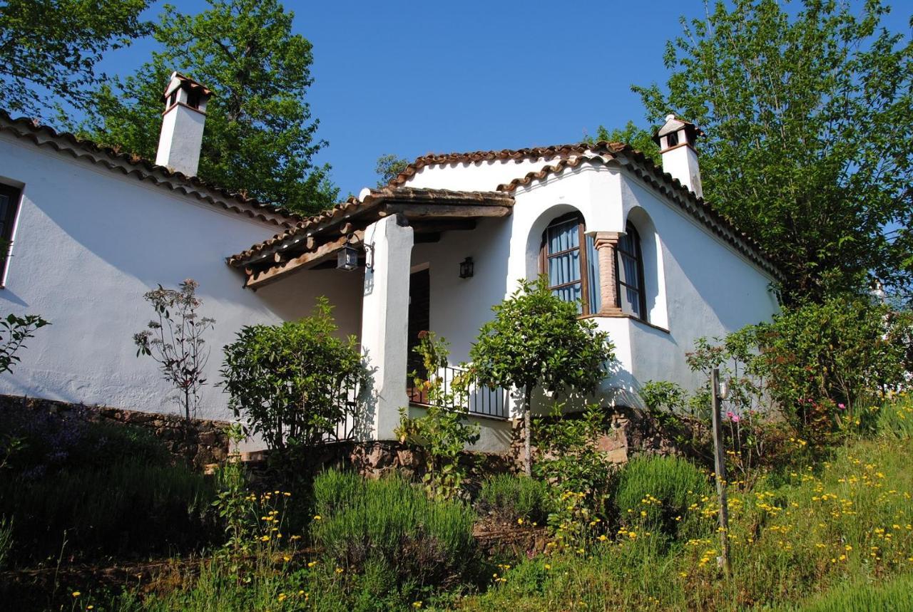 Finca Valbono Apartamentos Rurales Y Hotel Aracena Eksteriør bilde
