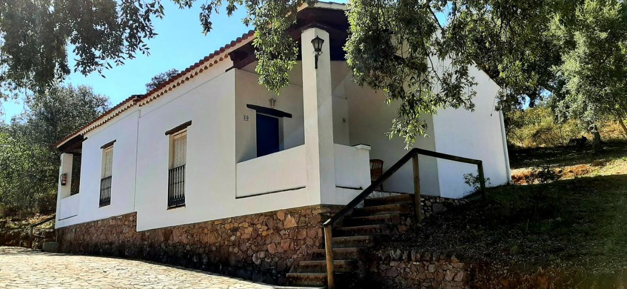 Finca Valbono Apartamentos Rurales Y Hotel Aracena Eksteriør bilde