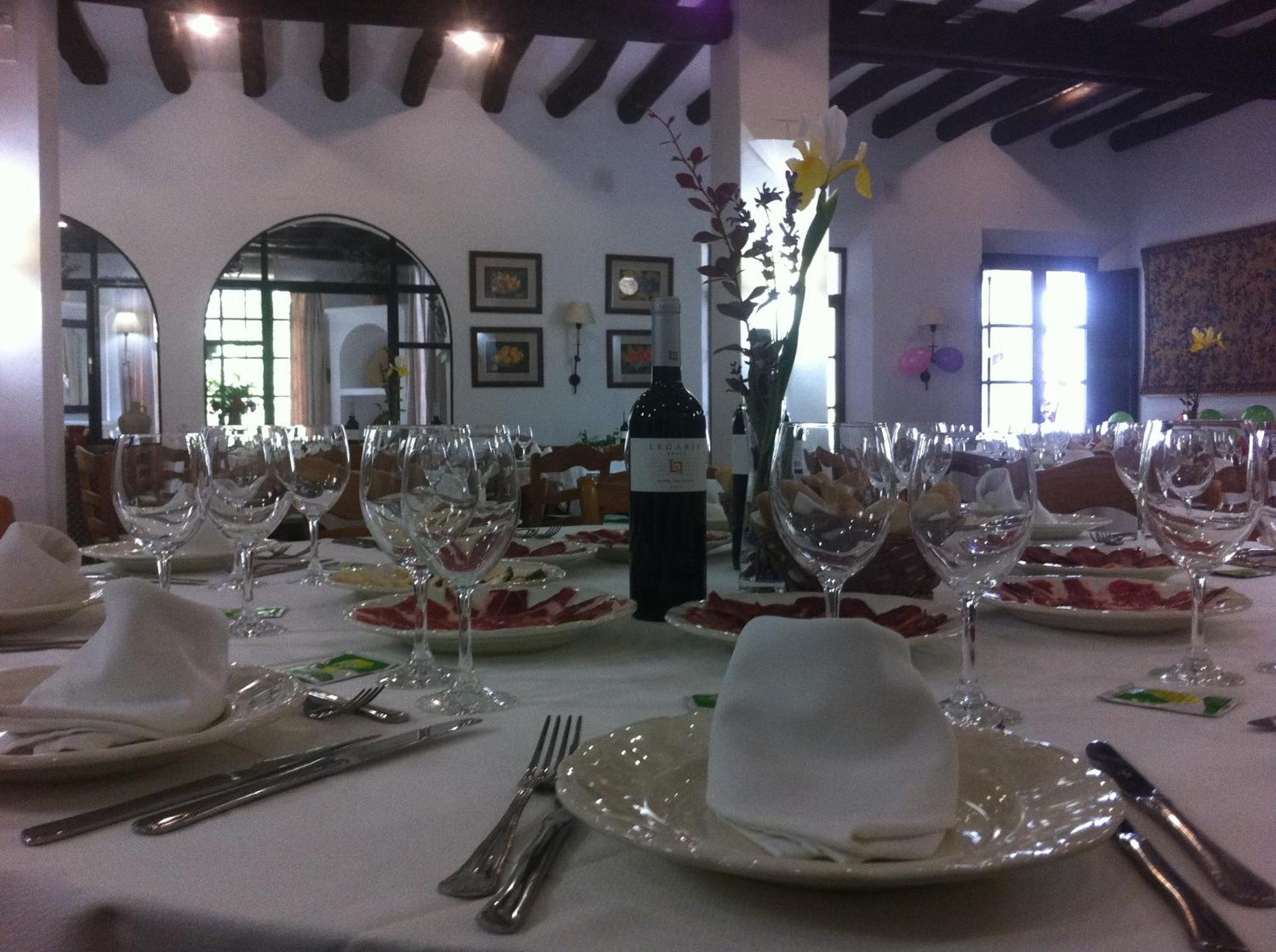 Finca Valbono Apartamentos Rurales Y Hotel Aracena Eksteriør bilde