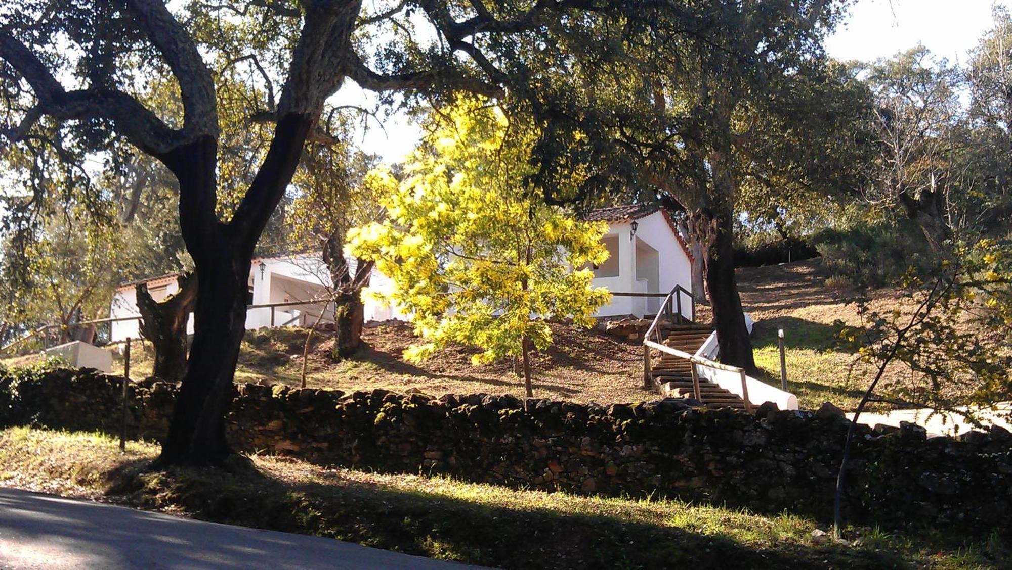Finca Valbono Apartamentos Rurales Y Hotel Aracena Eksteriør bilde