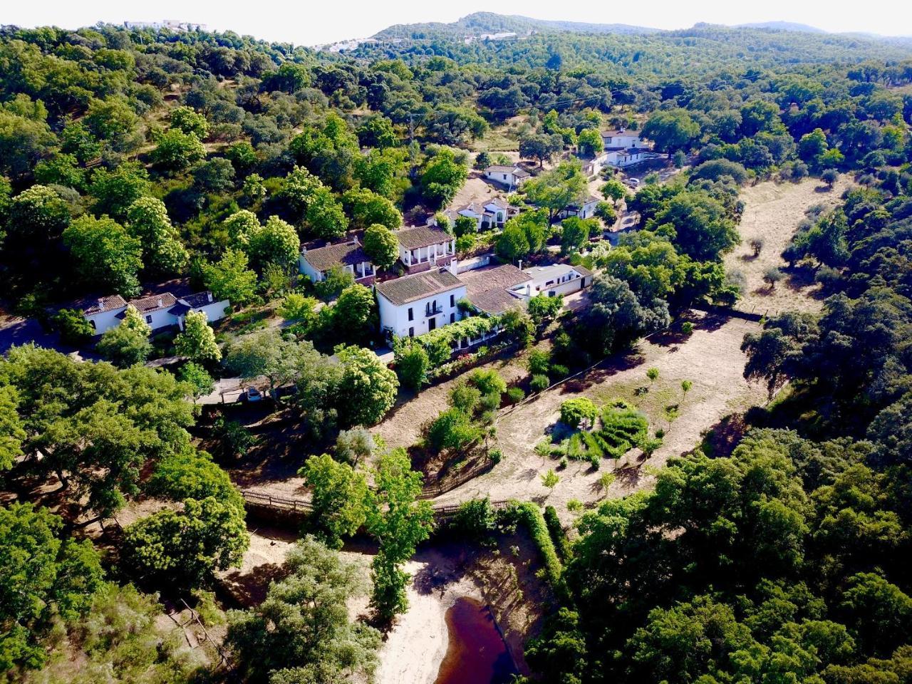 Finca Valbono Apartamentos Rurales Y Hotel Aracena Eksteriør bilde